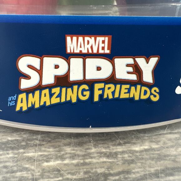 Licensed Squirters Bath Bucket Set, Spidey and Friends 5 pc. {80} - Picture 8 of 13